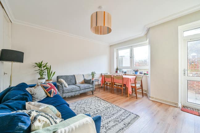 Small double room in bright ground floor flat Main Photo