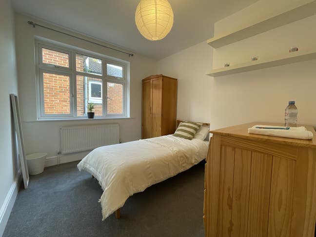 Newly decorated rooms in sought-after area! Main Photo