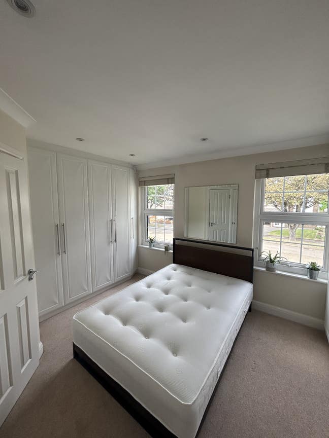 Ensuite Double Room in Modern House - Thorpe Bay Main Photo