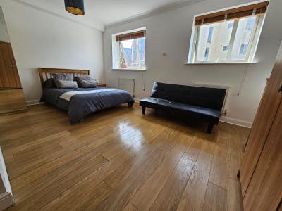 Huge, Modern, City Centre Ensuite, 7min West Quay Main Photo
