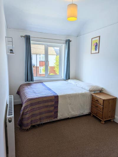 Double room for rent bn2 Main Photo