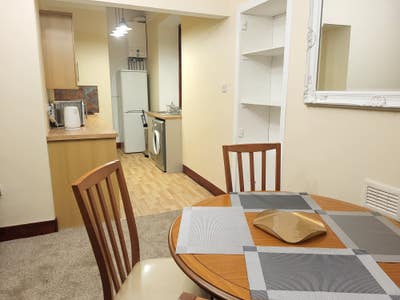 Spacious double bedroom for rent Main Photo