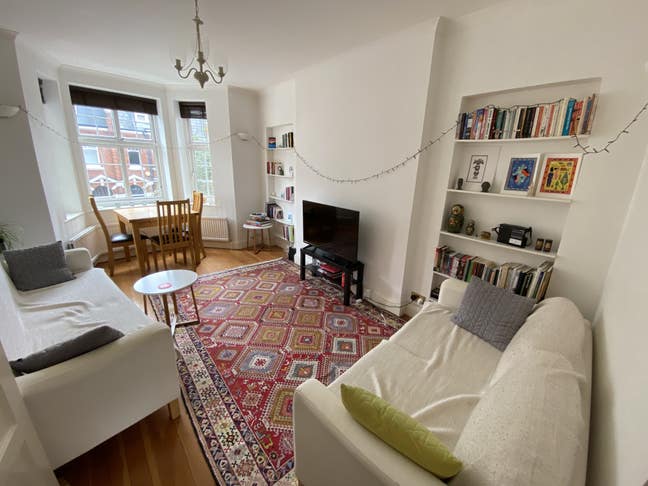 Double Room in Belsize Park with large roof! Main Photo