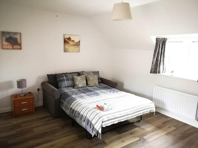 Studio flat - Winchester Village Main Photo