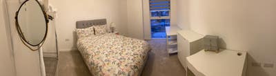 Spacious, Bright Double Room in Zone-2 Main Photo