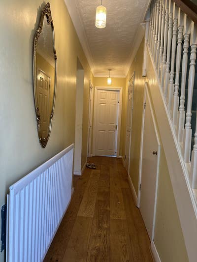Lovely room in a friendly home, close to station Main Photo