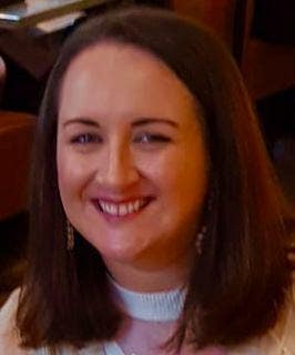 37 y/o professional female looking for room Main Photo