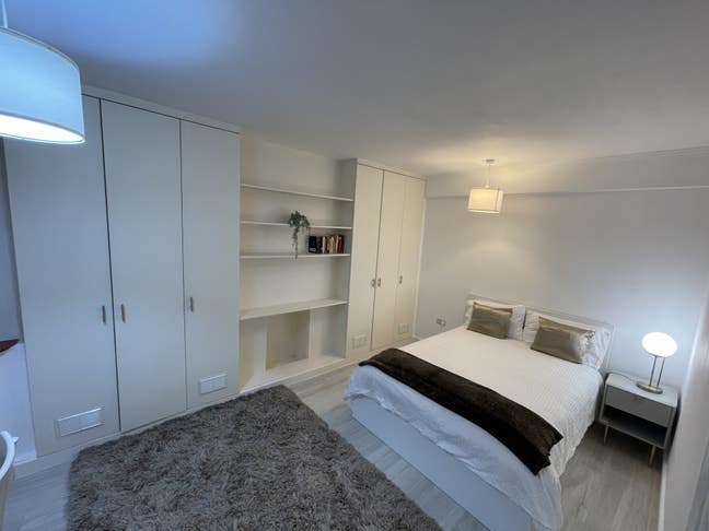 Spacious 2 bedroom garden flat in Chiswick/Turnham Main Photo