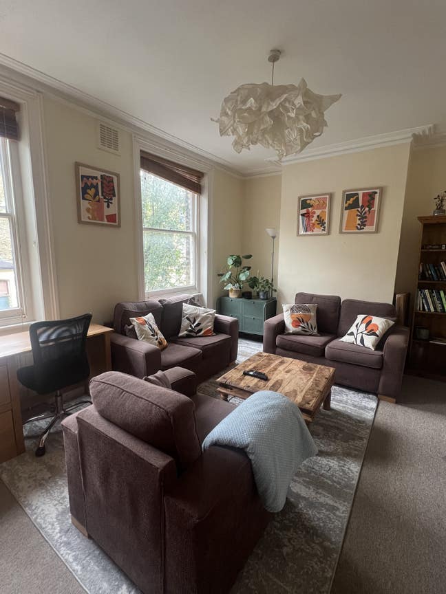 Double room/Elephant and Castle/£850pcm bills inc Main Photo