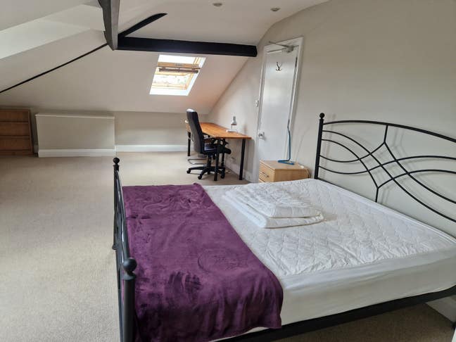 Very Large Attic Room (7.2x4.4m) Fantastic views Main Photo
