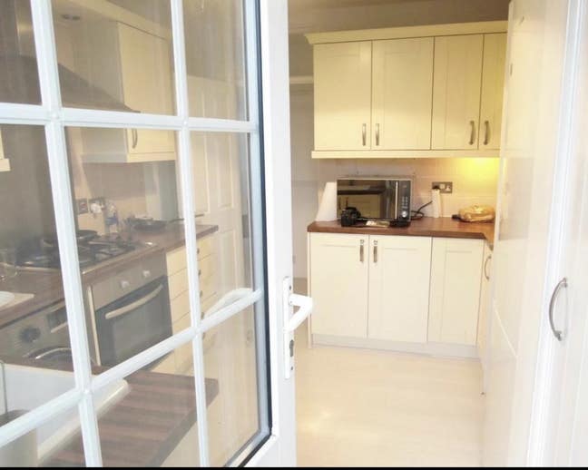 Large Bedroom in Dunstable  Main Photo