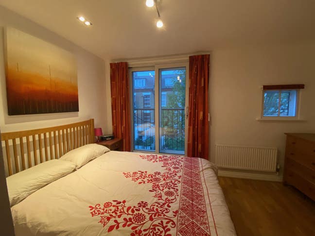 Double Bedroom with En-Suite - Holloway N7- Zone 2 Main Photo
