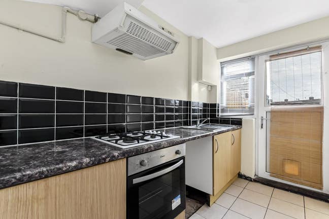 Newly Refurbished 2 Bedroom Property - RM8 Area -  Main Photo