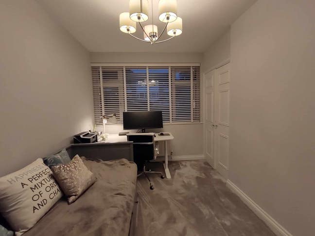 Modern double room in a quiet neighbourhood   Main Photo