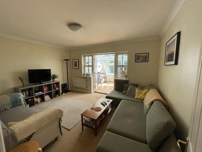 Room in sunny house with garden 🌞 Main Photo