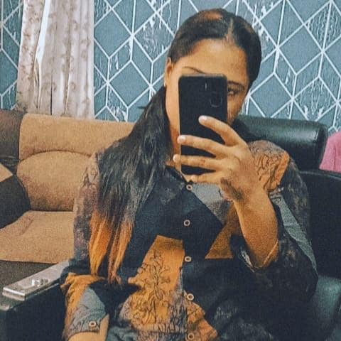 Professional Female seeks a single or double room Main Photo