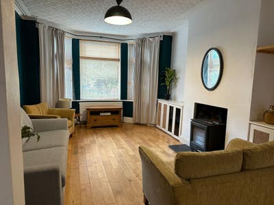 Beautiful double bedroom - beautiful 4bed Main Photo