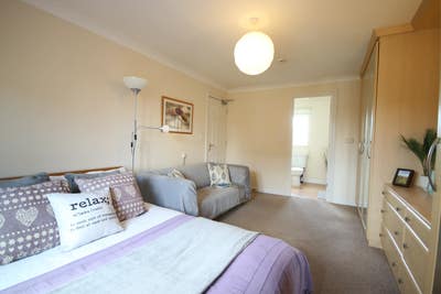 Lovely double en suites ideal for Rotherwas & City Main Photo