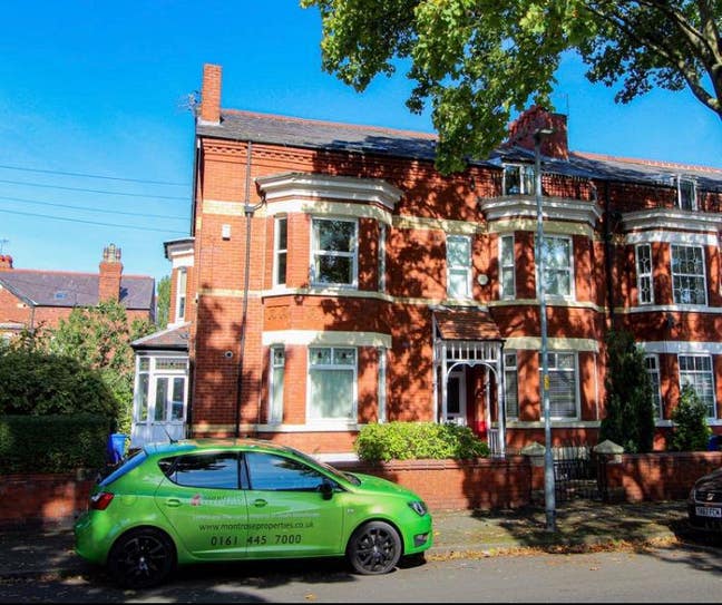 Cozy room in friendly flatshare Main Photo