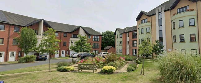 Large house close to Dudley Town and Hospital Main Photo