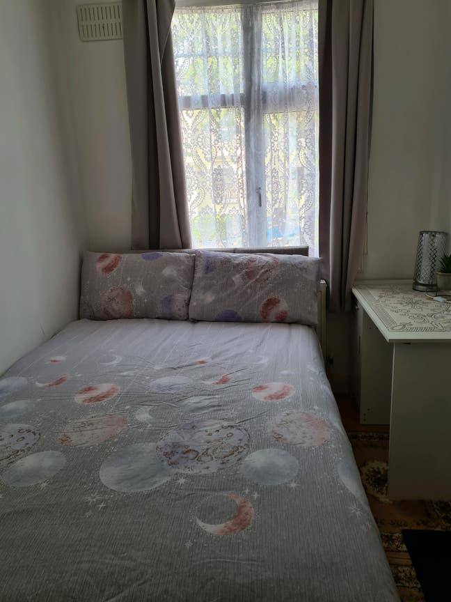 Small single room Main Photo
