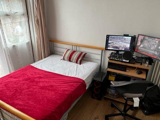 Large En-Suite Double Room -Hounslow TW4 5JU Main Photo