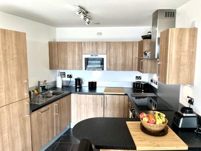 Spacious Double on Top floor with Panoramic views Main Photo