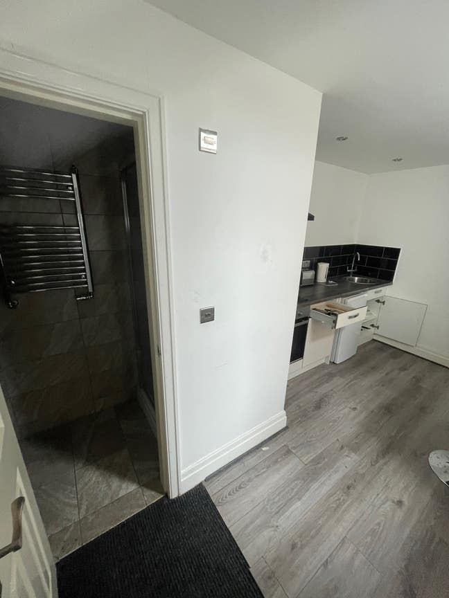Studio flats available  Main Photo