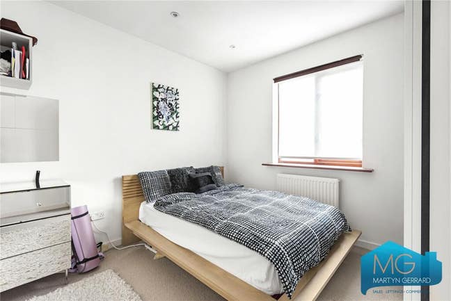 Luxury Double Room in a newly renovated Flat  Main Photo