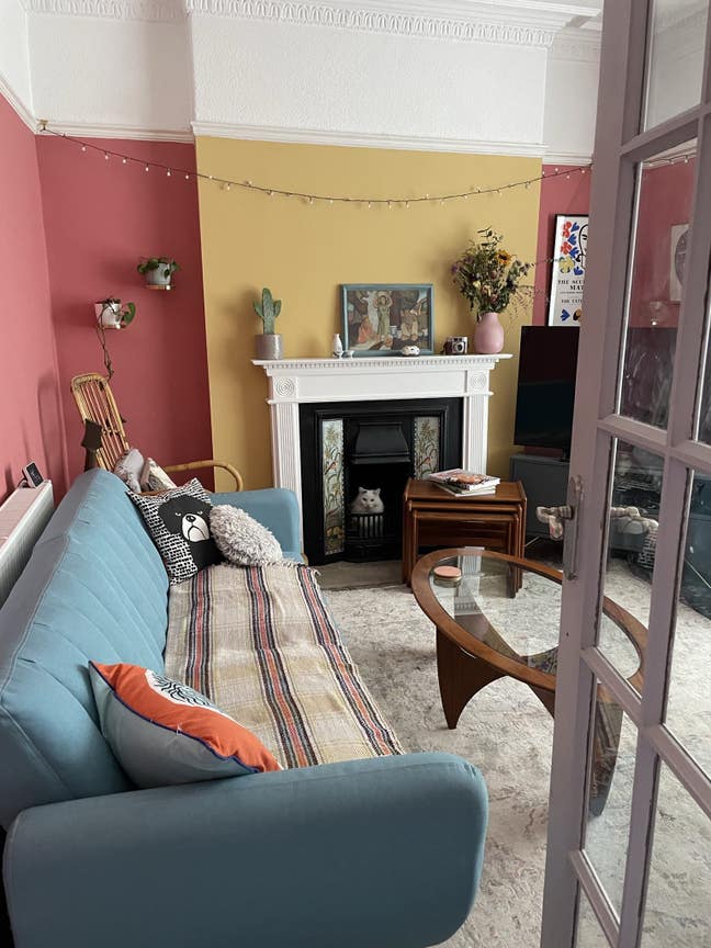 Double room in a colourful, all-female house Main Photo