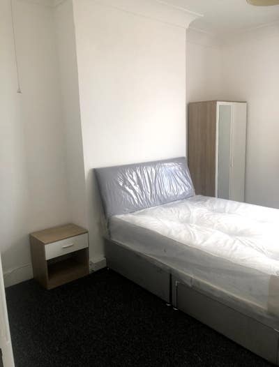 3 Double rooms available near north finchley  Main Photo