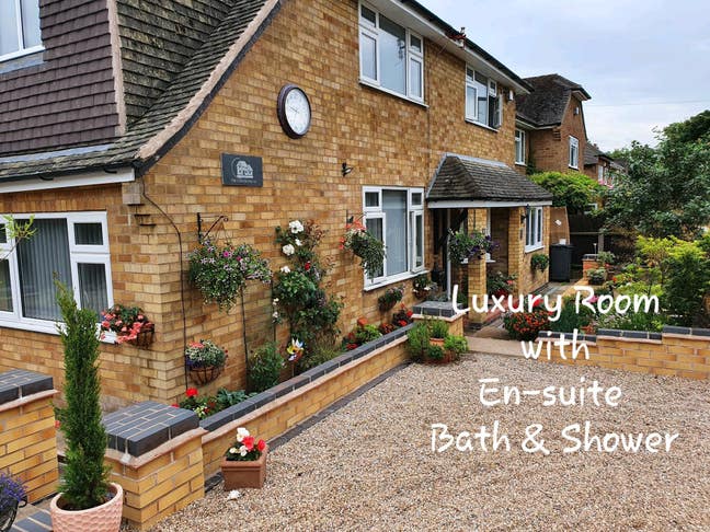 Lovely En-Suite Room local to City. Low deposit! Main Photo