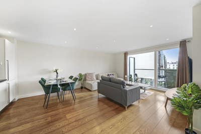 Luxurious 2 bed, 2 bath flat in St John's Wood  Main Photo