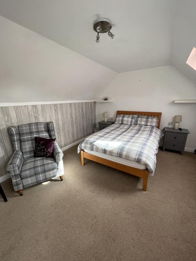 Quiet Double Room with Private Bathroom Main Photo