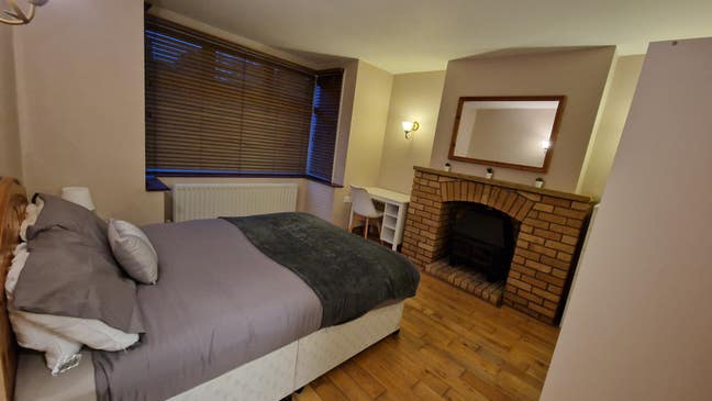 Premium Large Double Bedroom Close to Science Park Main Photo