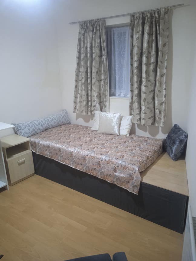 Room in Colindale NW9 5Ey Main Photo