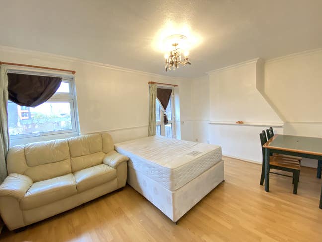 Rooms to rent (near Canary wharfs & city's Main Photo