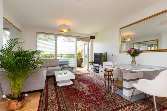 Stylish 2-Bed Flat | Fully Furnished | Office | 5☆ Main Photo