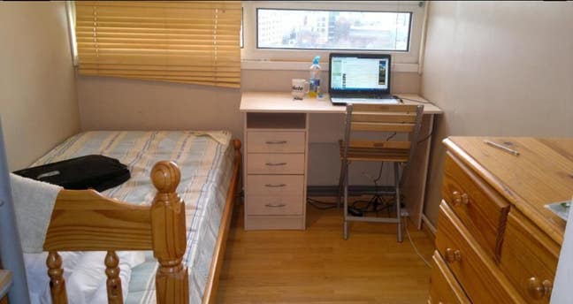 Nicely Decorated Flat Thames  River View Brit Room Main Photo