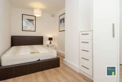 1 Dbl in Z2 prof share w/garden! ALL inc+cleaner Main Photo