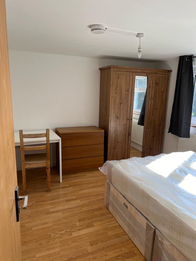 Double room to let  Main Photo