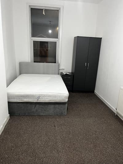Comfortable double room in waterloo Main Photo