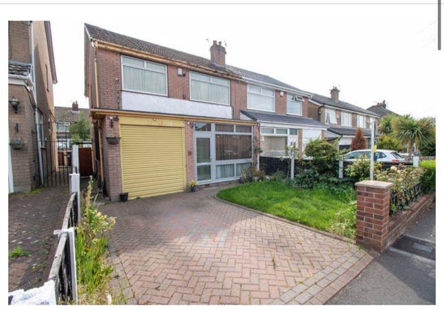 Spacious 3-double bedroom House Share Main Photo