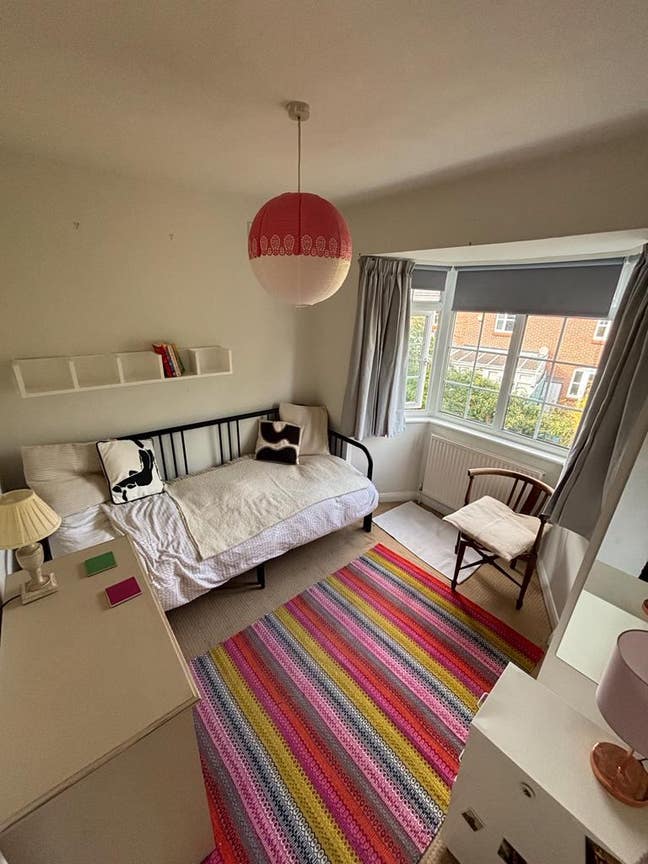 Lovely room - small double - very close to Uni Main Photo