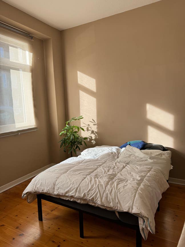 Bright room by Easter rd Main Photo