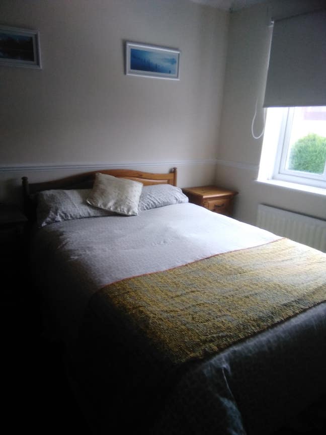 Large Double bedroom Main Photo