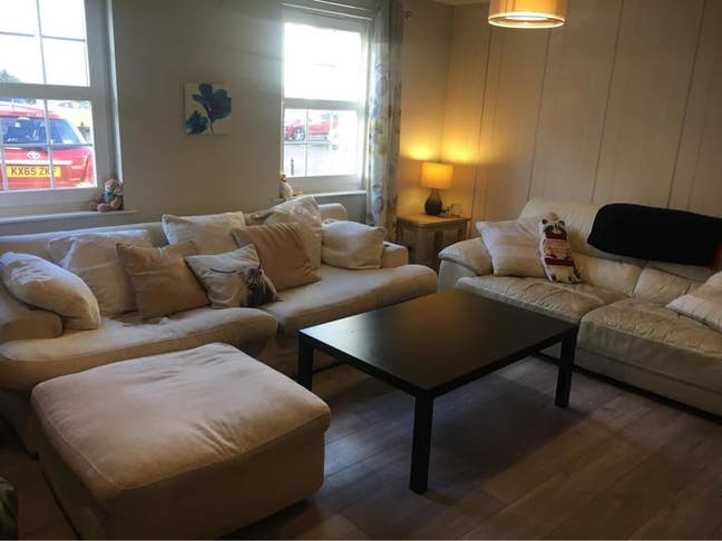 Double room in spacious flat with private bathroom Main Photo