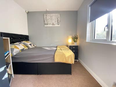 All Inclusive Double Room in Houseshare  Fixby HD2 Main Photo