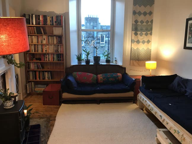 Peaceful top floor flat in Abbeyhill Main Photo