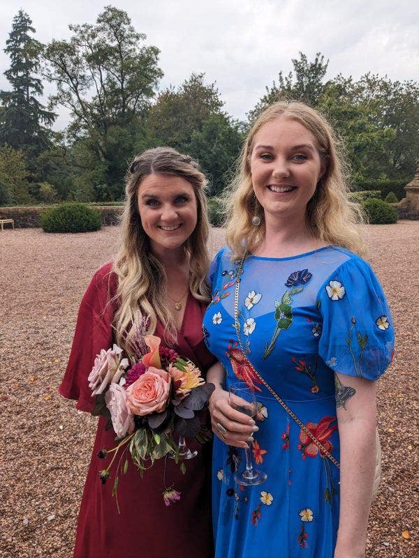 I am a professional female aged 32. I am look... Main Photo